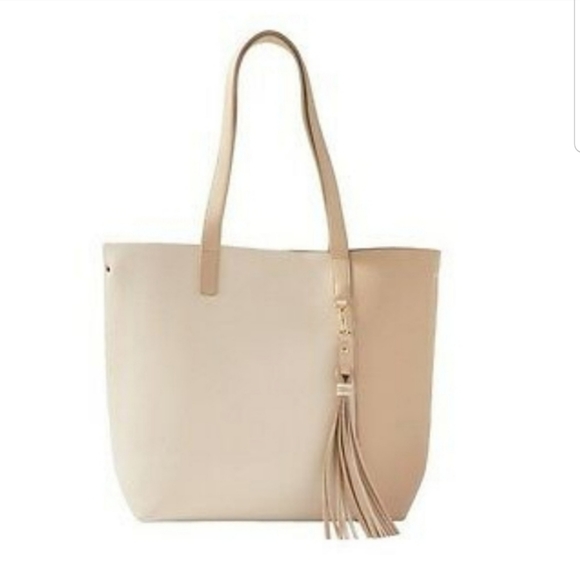 Boutique Handbags - Large Tassel Tote